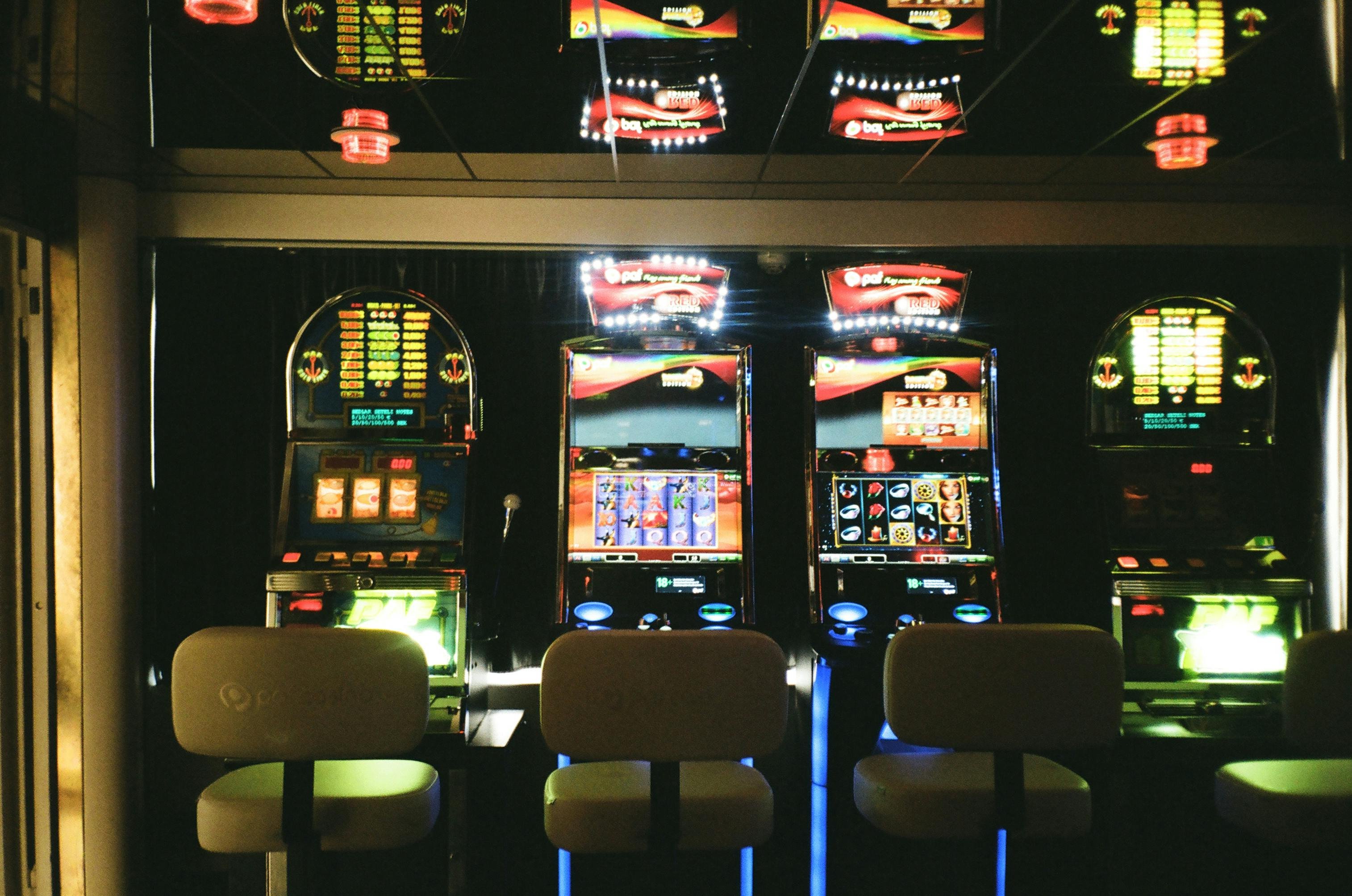 y7777 mobile app game lobby showing casino and fish game sections